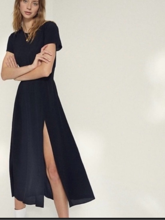 Aritzia Dresses & Skirts - Aritzia black midi dress, XXS